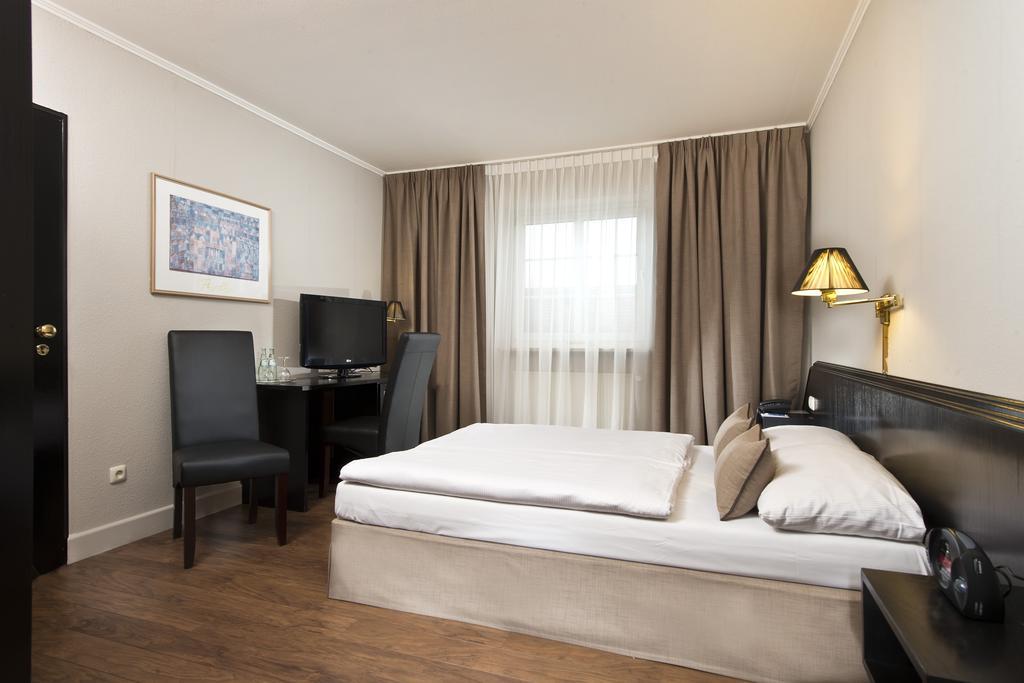 Hotel Munich North Neufahrn bei Freising Rum bild